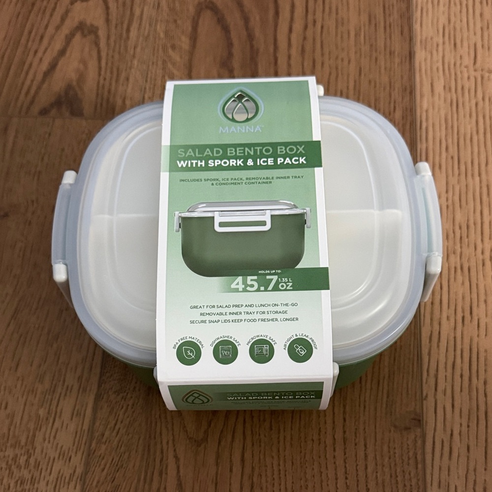 NWT Manna Salad Bento Box with Spork & Ice Pack in Green